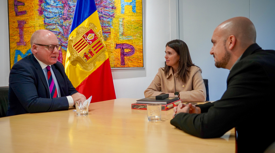 El cònsol general de Portugal a Andorra, Laura Mas i Xavier Fernández (Comú d'Encamp)