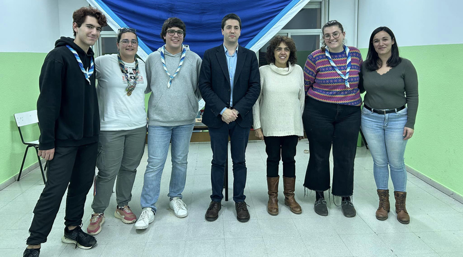 Signatura del conveni entre l'Ajuntament i l'AEiG Urgellenc per a l'ús d'una planta al recinte de l'Escola Albert Vives (RàdioSeu)