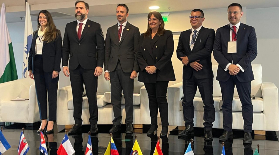 Primer per la dreta, el secretari d'Estat, Joan León (SFGA)