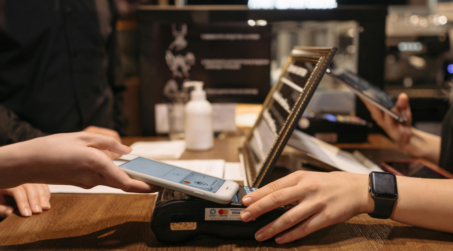 Operació de pagament en un establiment des d'un telèfon mòbil (SFGA)