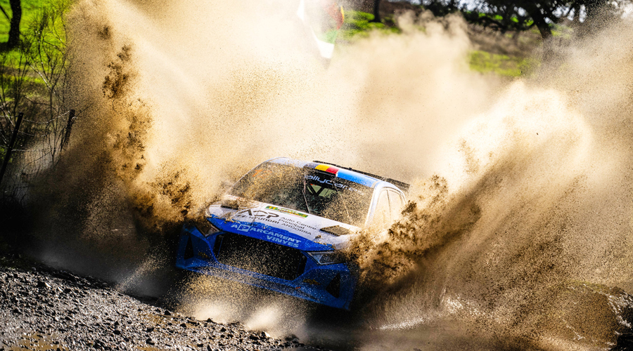 Espectacular imatge de la dupla Vinyes-Mercader a l'interior del Hyundai (FotoEsport)