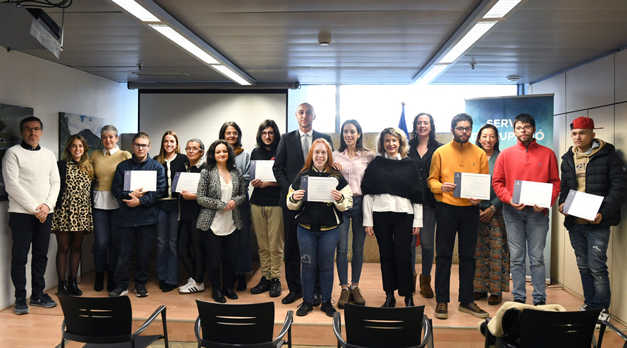 Jordi Puy, al centre, amb formadors i participants al programa "Activa't" (SFGA)