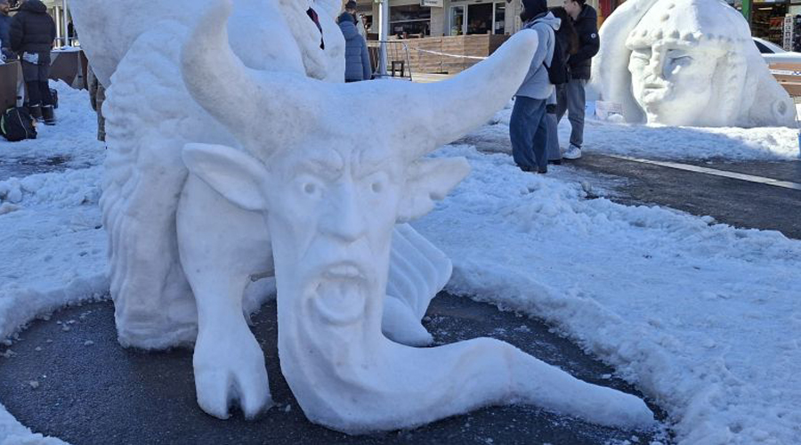 L'escultura guanyadora del concurs, obra d'Arnau Orobitg i Mandarine Stillwagoon