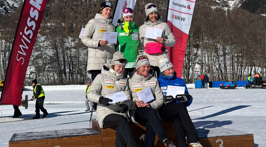 Gina del Rio, a dalt i al centre, com a guanyadora de la prova