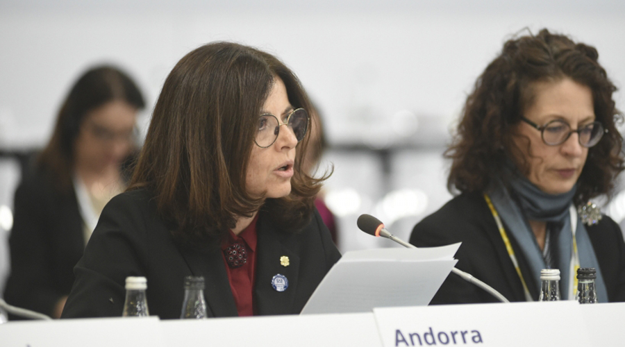 En primer terme, la ministra d'Exteriors, Imma Tot (SFGA)