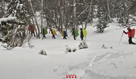 Els joves perduts a Lladorre, amb els Bombers de la Generalitat