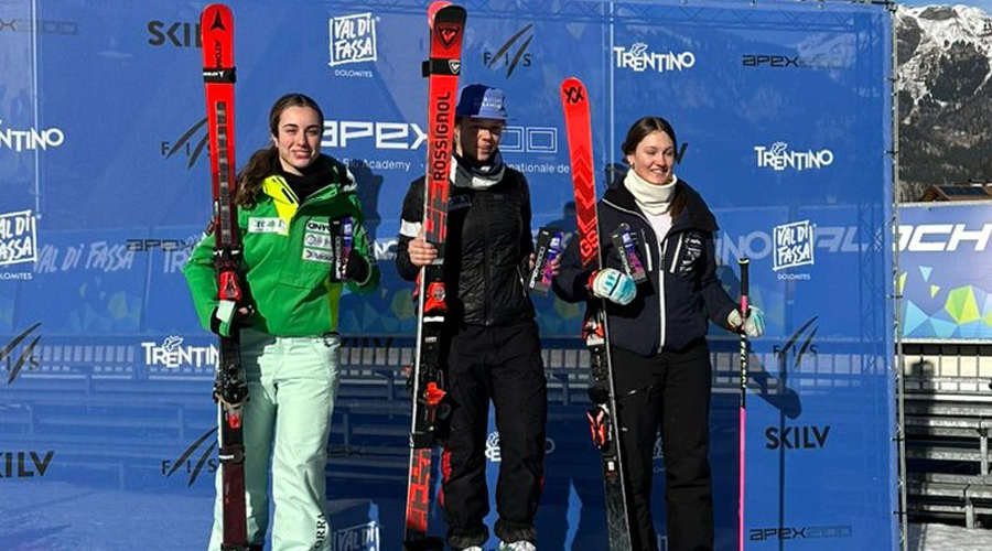 Clàudia Garcia, a l'esquerra, segona al primer gegant NJR de Pozza (FAE)