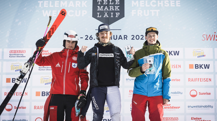 Lucas Pagès, al centre de la imatge, guanyador de la categoria júnior (FIS Telemark)