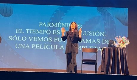 Tati Ballesteros durant la seva xerrada