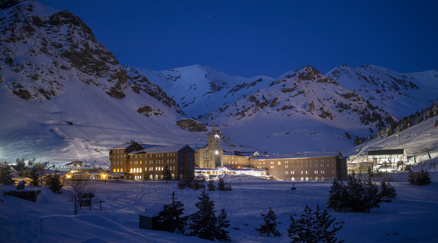 Núria, de nit, en una imatge captada per Toni Anguera