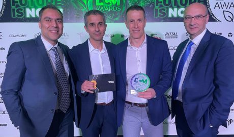 La representació andorrana rebent el guardó