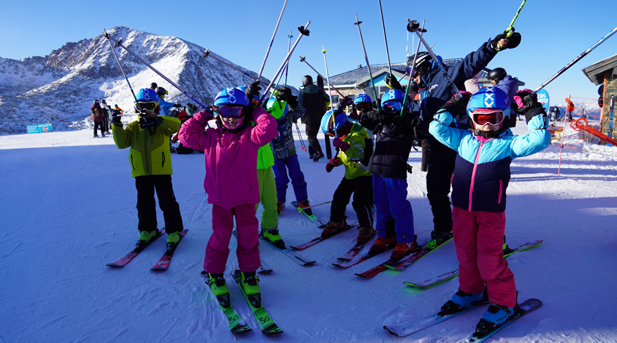 Usuaris de l'escola de neu (Comú d'Encamp)