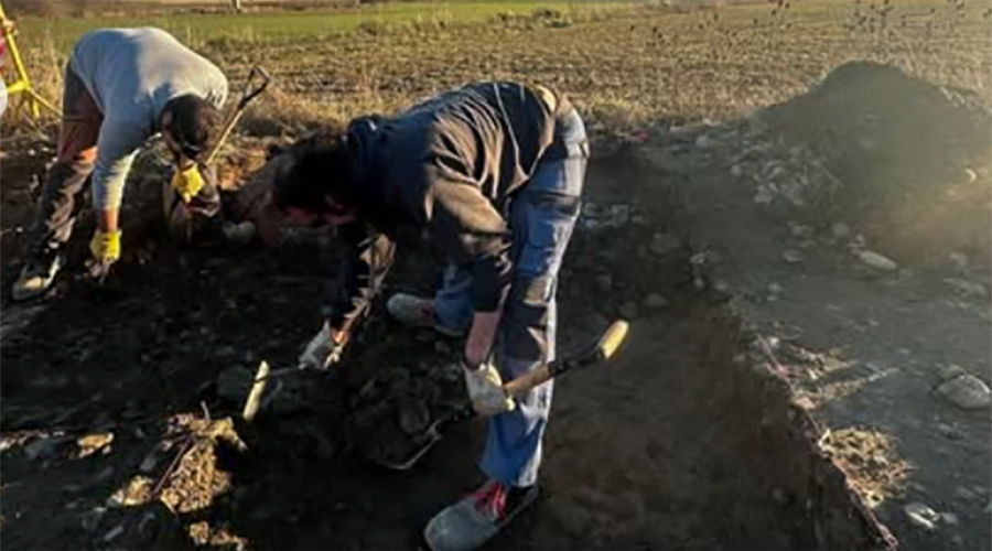 Imatge sobre els treballs d'excavació de la via trobada al camí d'Ur (Aj. de Llívia)