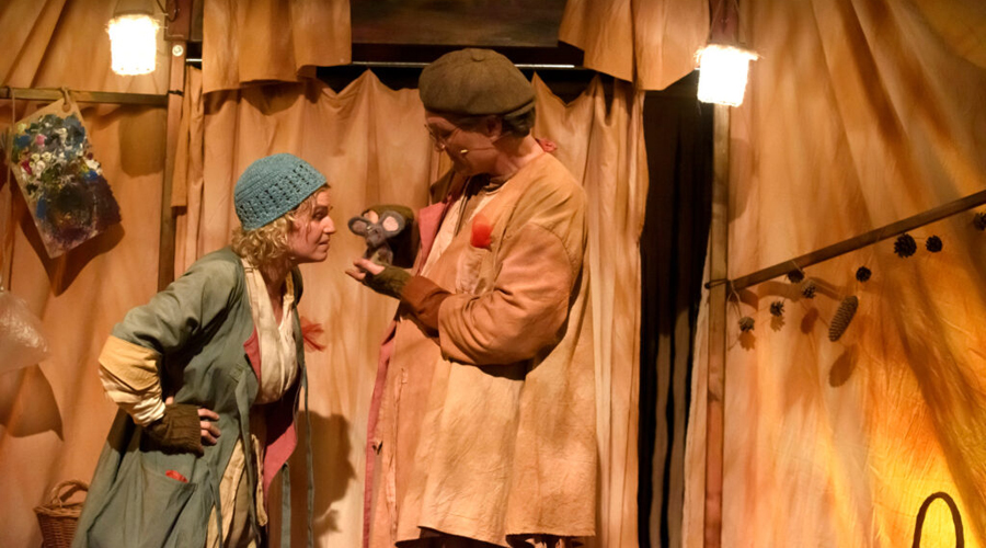 Moment de la representació de l'obra "Frederick" (Foto: Teatre al detall")