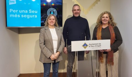 Carme Espuga, Jordi Fàbrega i Urgell Isús, regidors de Junts per la Seu a l'Ajuntament de la Seu d'Urgell