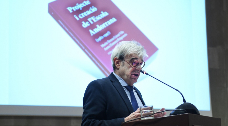 Ladislau Baró en l'acte de presentació del llibre (SFGA)