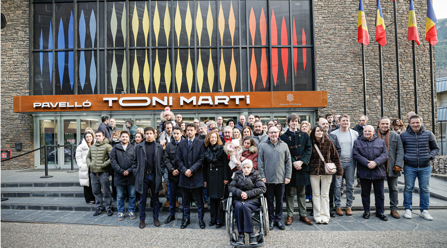 Familiars, amics, autoritats i personalitats el dia que el pavelló del Govern passa a dir-se Poliesportiu Toni Martí (SFGA)