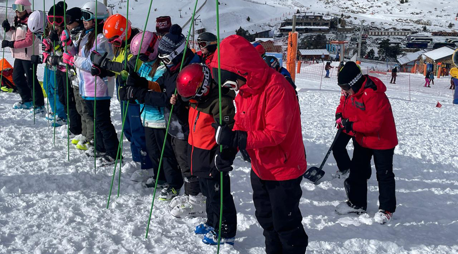 Alumnes prenent part en un dels tallers (SFGA)