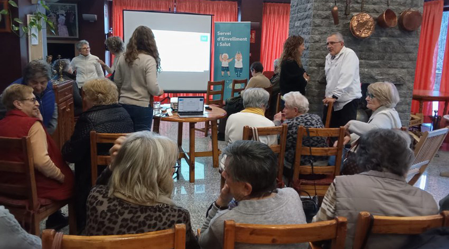 Assistents a la xerrada informativa sobre el projecte Aptitude a Ordino (Comú d'Ordino)
