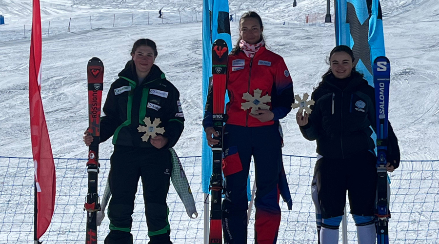 A l'esquerra, al segon calaix del podi, Ainhoa Piccino (FAE)