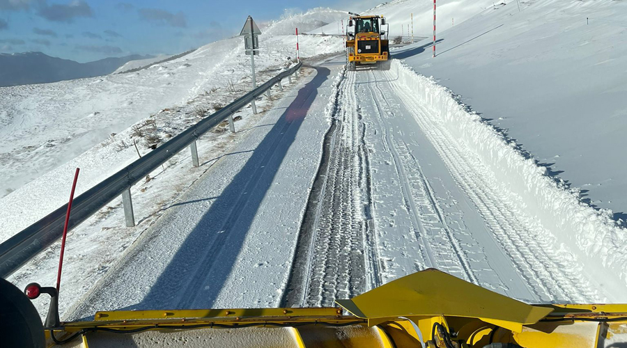 Acumulacions de neu a la BV-4031, a la zona del Coll de la Creueta (Govern.cat)