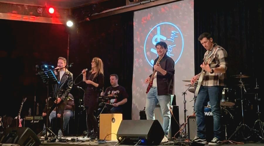 Una de les formacions musicals que va participar al concert (Creu Roja Andorrana)