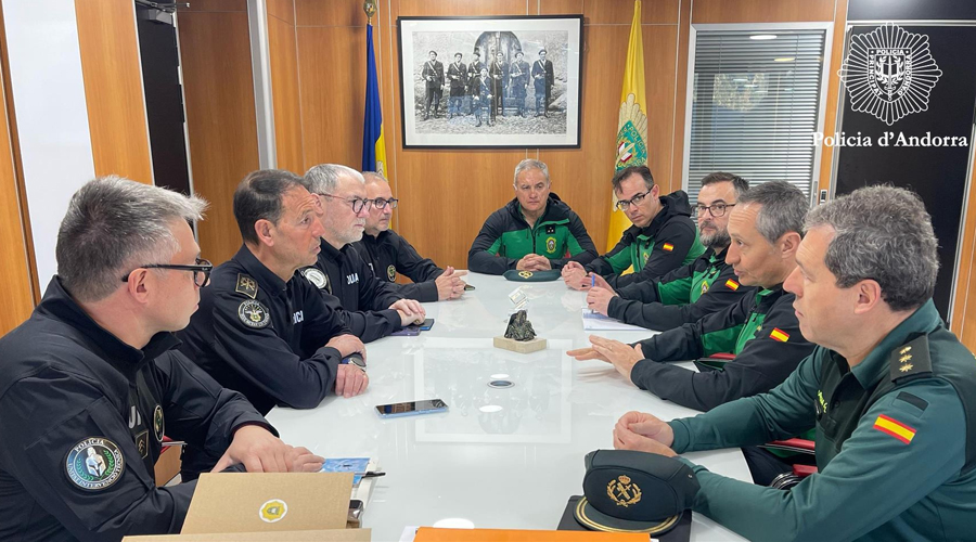 Els alts comandaments de la Policia andorrana i de la Guàrdia Civil (Policia d'Andorra)