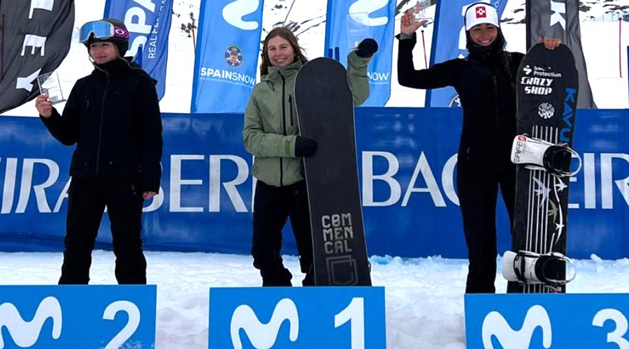 Al centre de la imatge, Èlia Pascuet (AFC)