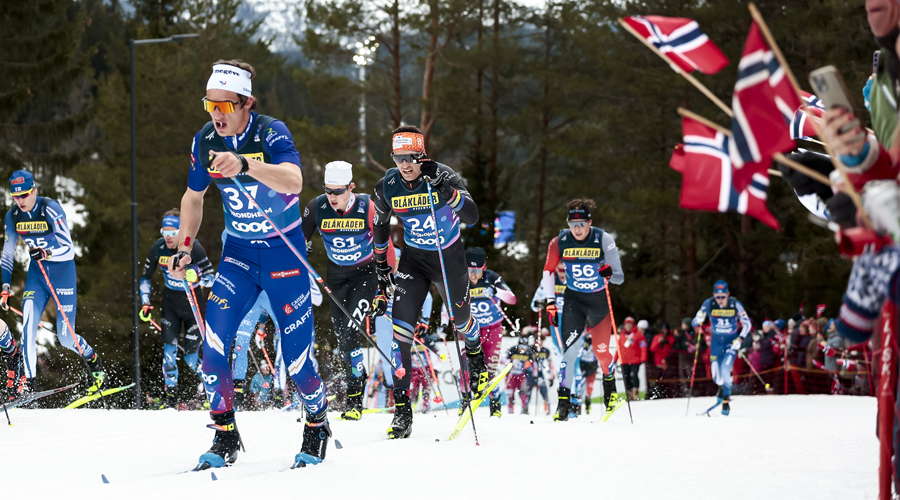Al centre de la imatge, en segon terme, Ireneu Esteve, a l'skiathlon del dissabte. Foto: Modica Nordic Focus
