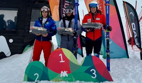 A la dreta, Maia Font, segon en un dels gegants FIS de Formigal