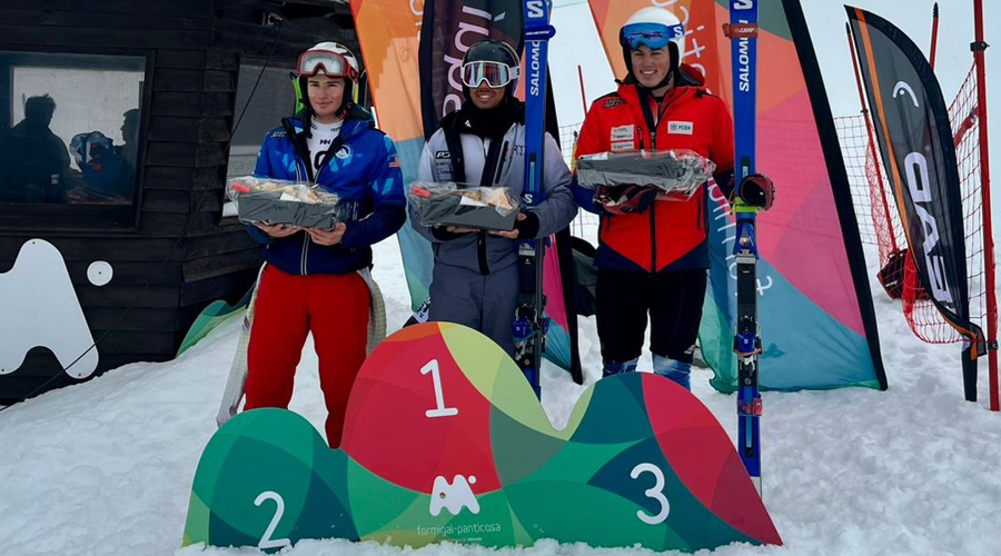 A la dreta, Maia Font, segon en un dels gegants FIS de Formigal (FAE)