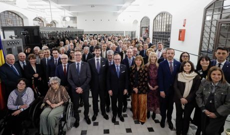 Acte de reconeixement a la societat civil amb les autoritats en primer terme