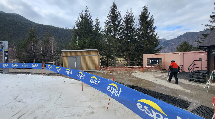 El nou canviador inclusiu d’Espot i les obres de millora de l’accessibilitat de l’entorn (Govern.cat)