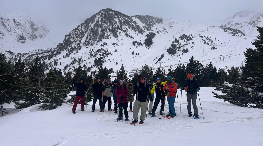 Grup de participants en el Laboratori de Cinema a la Neu als Pirineus catalans (Foto: Cerdanya Film Festival)