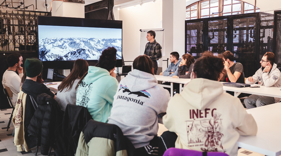 Visita d'alumnes d'INEFC a Andorra Turisme (Foto: INEFC Pirineus)