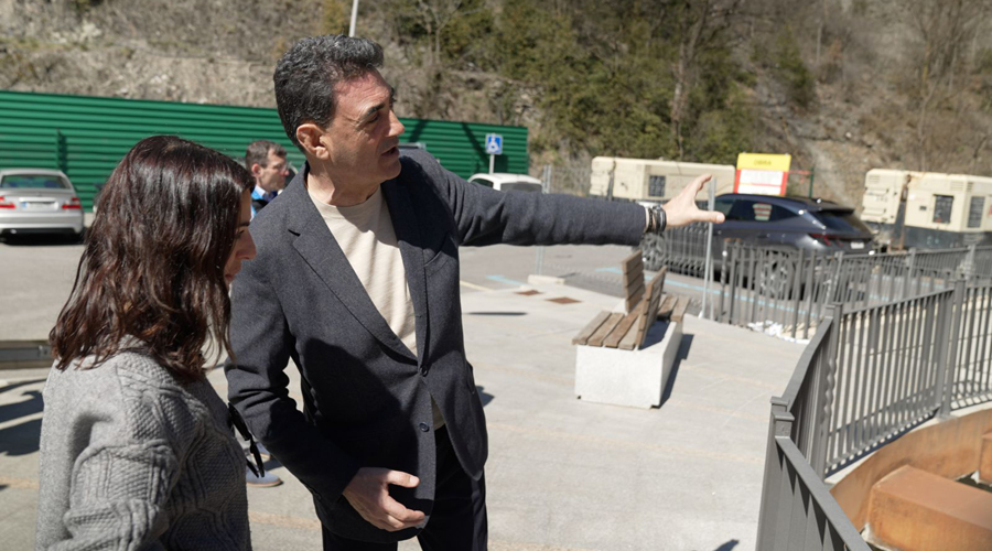 El ministre Raul Ferré visitant les obres (SFGA)