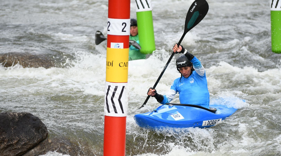 La palista andorrana, Mònica Doria, competint a la Seu (FACC)