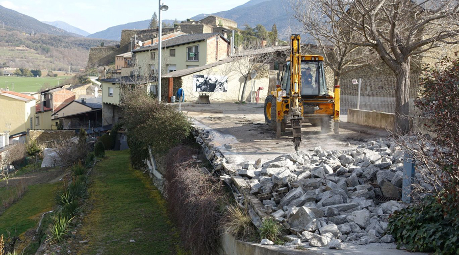 Obres a la plaça del Rastrillo de Castellciutat (Aj. la Seu)