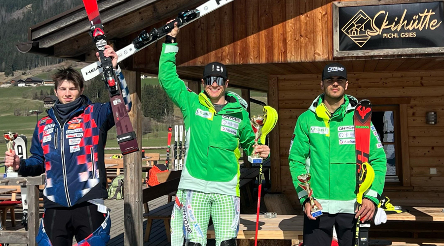 Bartumeu Gabriel, al centre i, a la seva esquerra, Àlex Rius (FAE)