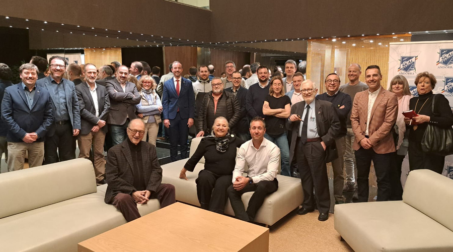 Membres de l’Skål Club d’Andorra amb el ministre Jordi Torres. Foto: Cedida