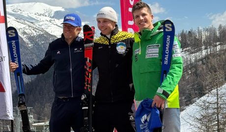 Roger Puig (a la dreta), al podi de l'eslàlom dels Nacionals de França, a Auron