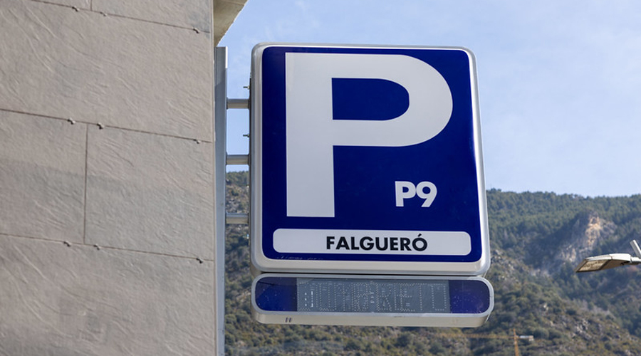 Rètol de l'aparcament del Falgueró (comuee)