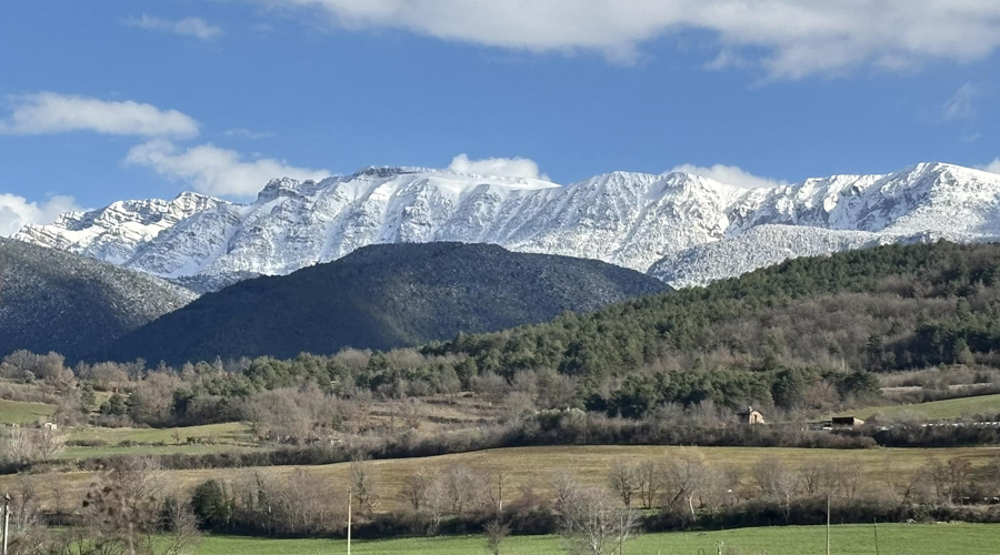 El Cadí, després d'una de les diverses nevades que ha rebut aquest març de 2025 (Foto: RàdioSeu)