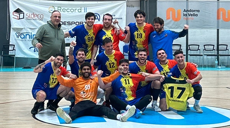 Eufòria a la plantilla de l'Handbol Serradells