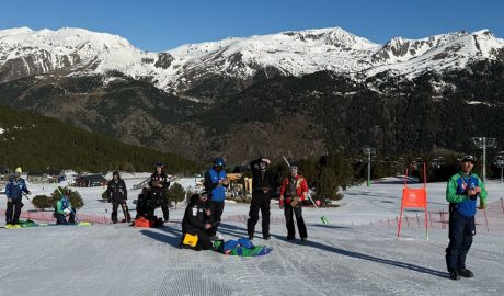 Els tècnics de la FAE, durant les proves de selecció, aquesta setmana