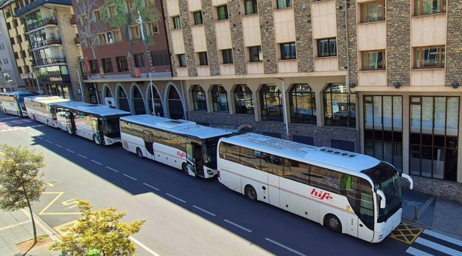 Autocars de la companyia HIFE. Foto: Cedida