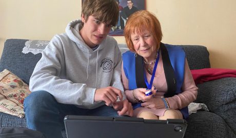 Markus Urban amb una usuària de la Cati