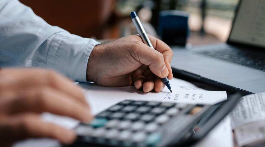Un auditor en el desenvolupament de les seves funcions (SFGA)