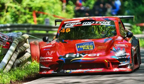 Edgar Montellà al volant del seu vehicle