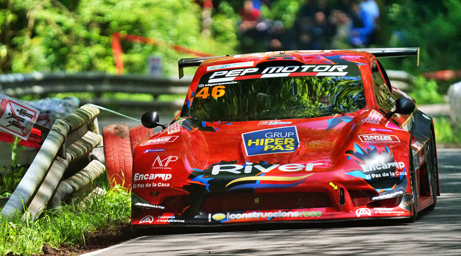 Edgar Montellà al volant del seu vehicle (@photosportmedia)